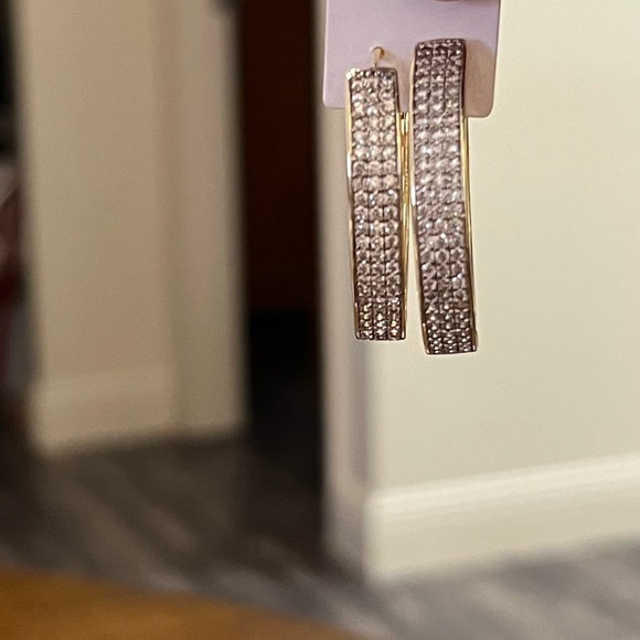 Jewelry - Picture 1 of 5